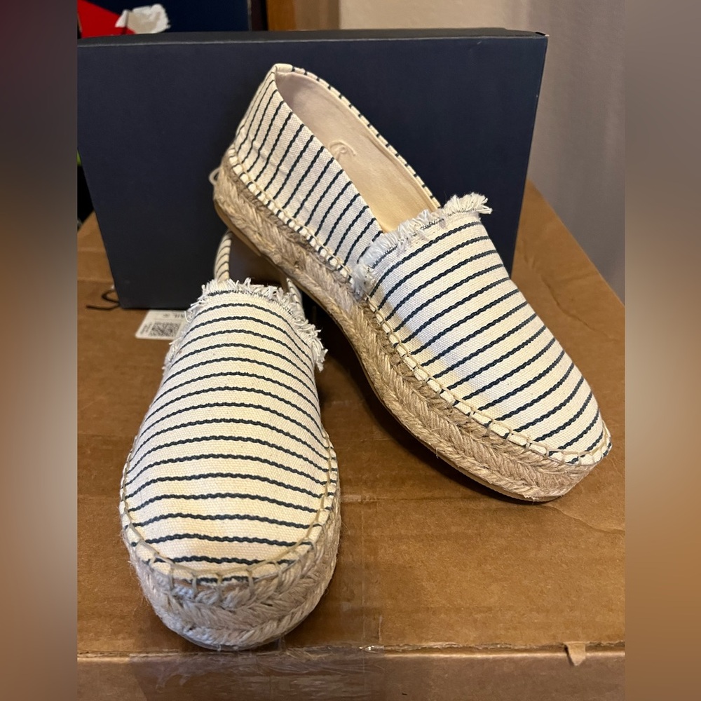 NWT: size 10 Splendid Lilly striped espadrille shoe